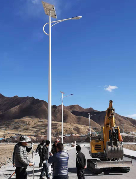 甘南碌曲10米敦煌太阳能路灯项目