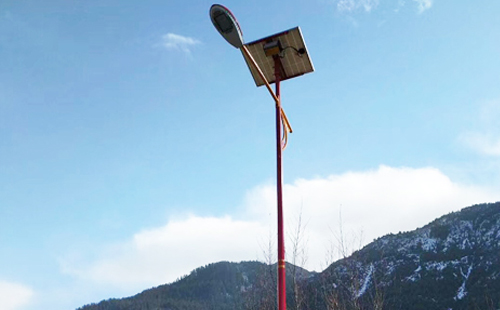 如何选择高质量的敦煌太阳能路灯材料：全方位指南