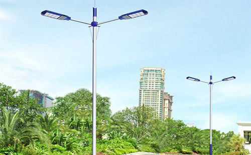 敦煌太阳能路灯地脚螺栓规格：防止倾倒的关键