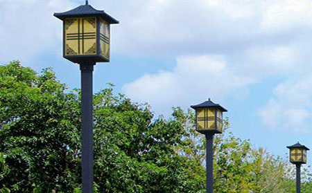 太阳能敦煌庭院灯怎么选亮度与续航更耐用